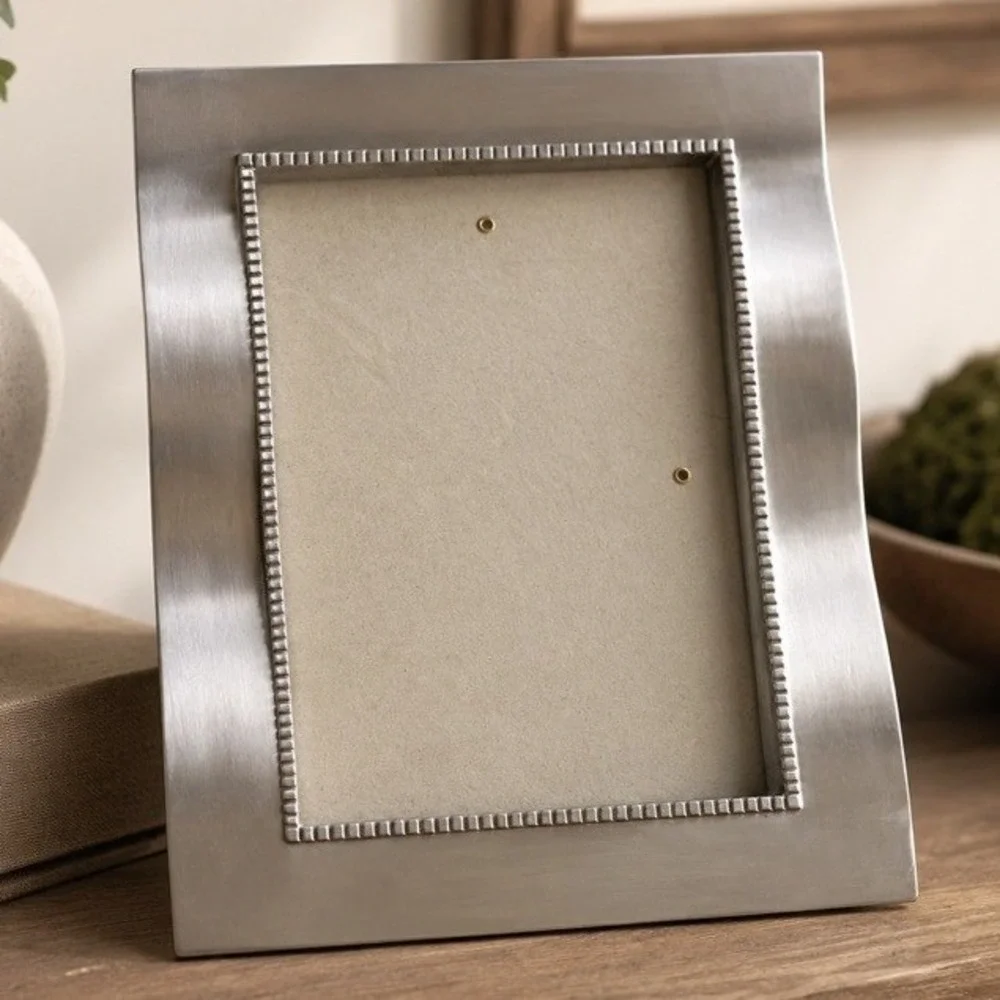 Brushed Silver Metal Wave Picture Frame 4x6 Beaded Border Modern Tabletop Decor